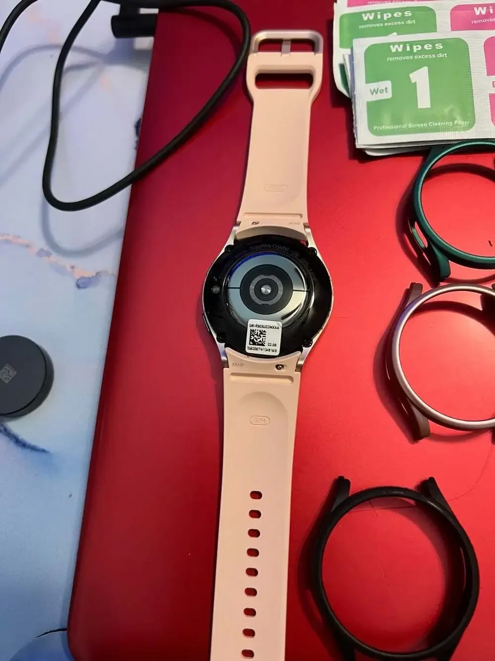 Samsung Galaxy Watch5 40mm LTE Smartwatch SM-R905U . Can make calls and unlocked